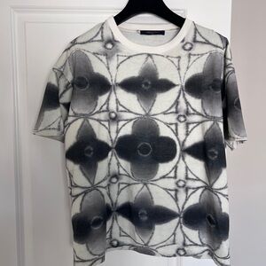 Authentic Louis Vuitton Unisex Monochrome Floral T Shirt